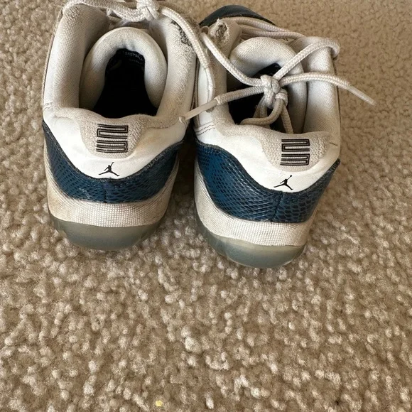 Nike Air Jordan 11 Retro Low LE Snakeskin Navy Kids Size 2Y - Picture 6 of 6